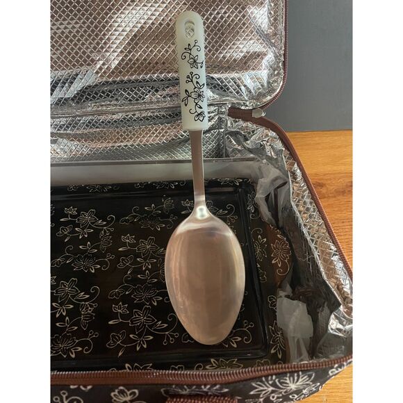 Temp-tations Floral Lace Casserole Tote Set*  Insulated Carrier, Baker, Spoon - Picture 3 of 14